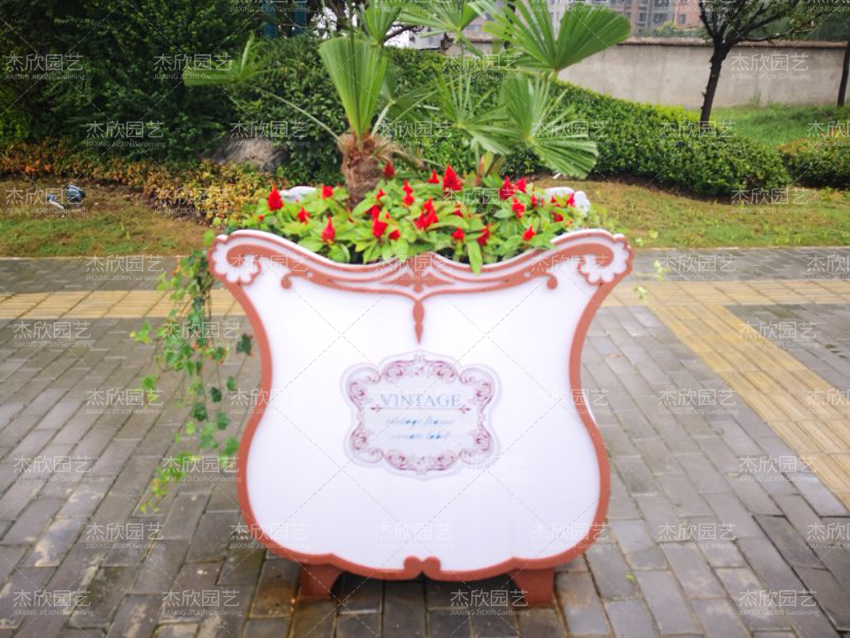 铝合金花箱、PVC花箱孰好孰坏？