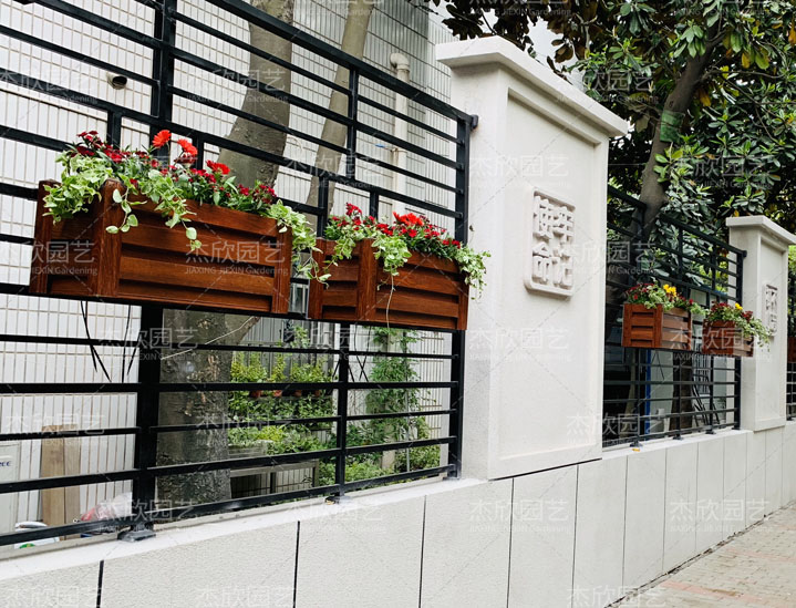 铝合金悬挂花箱可以运用在哪些场景中？