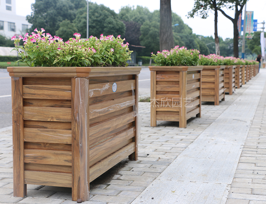 花箱批发比花箱定制更划算吗？