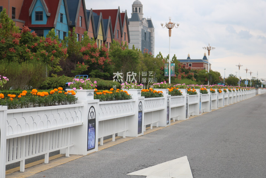 花箱护栏厂家之间有什么差别？