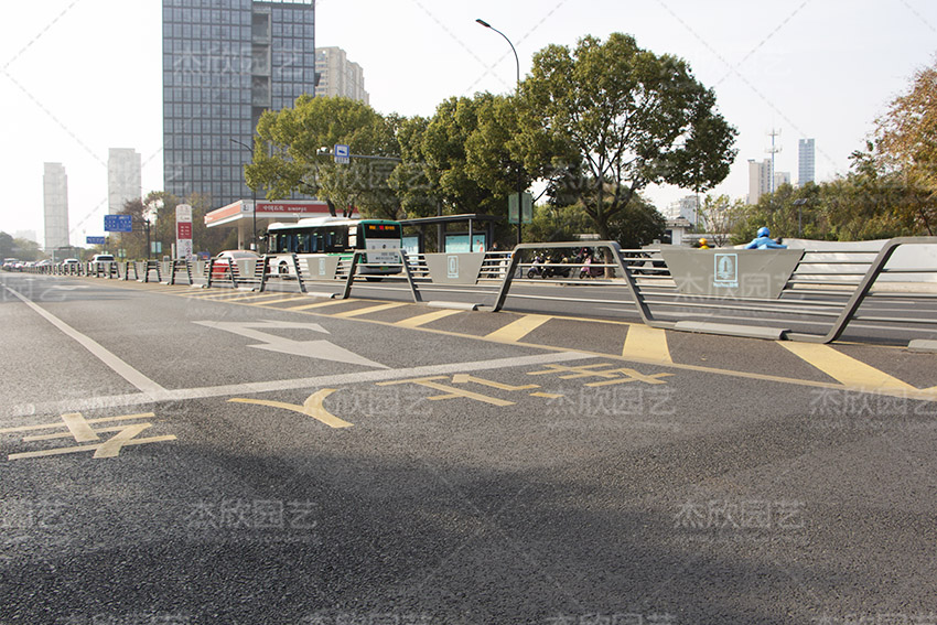 镀锌钢板花箱适合户外使用吗？