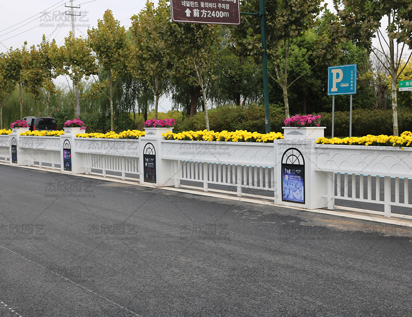 道路护栏花箱值得选择吗？