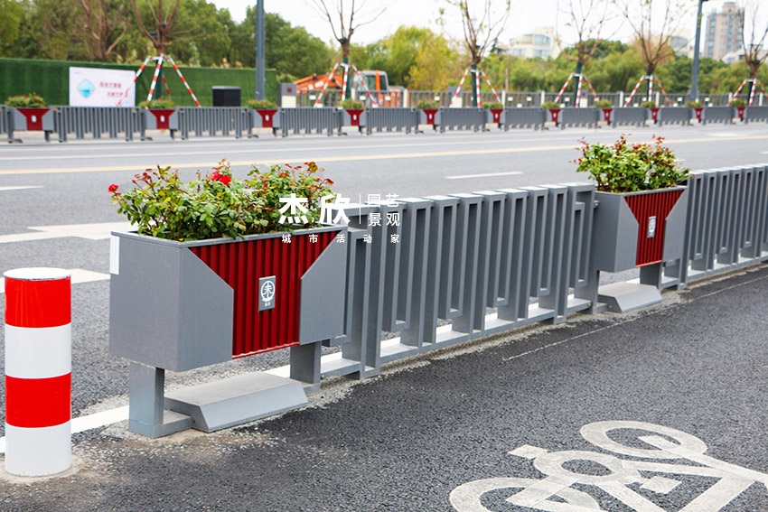 道路护栏花箱有两种你能区分吗？