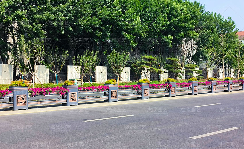 花箱在城市道路绿化中的作用有多少？