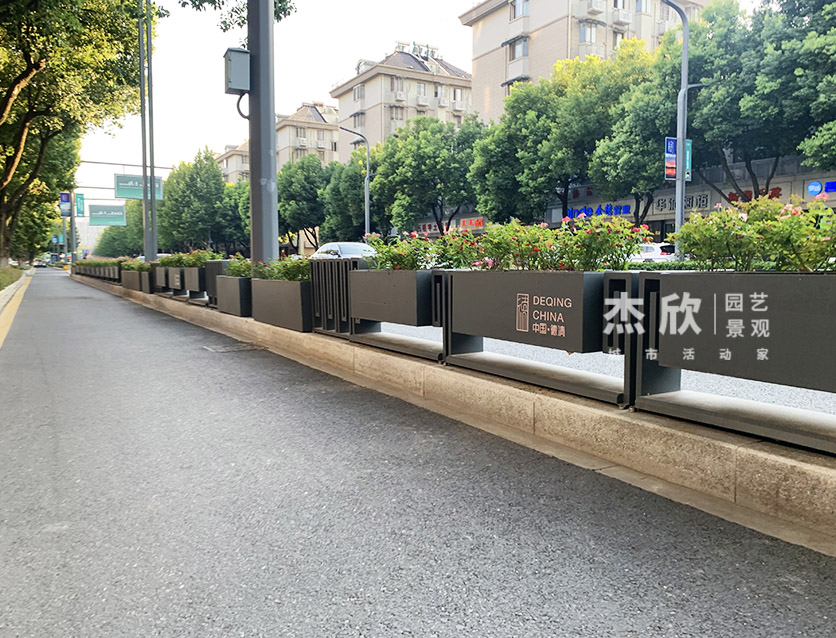 不锈钢花箱镀锌板花箱铝板花箱区别有哪些？